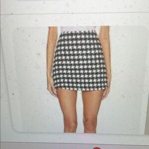 Sadie and Sage Black and White Houndstooth mini Skirt- nwt
